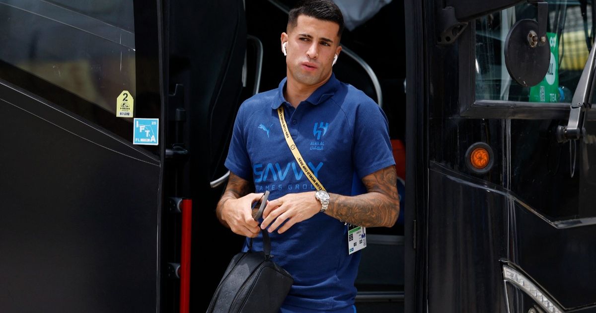 برشلونة يفتح باب المفاوضات مع جواو كانسيلو