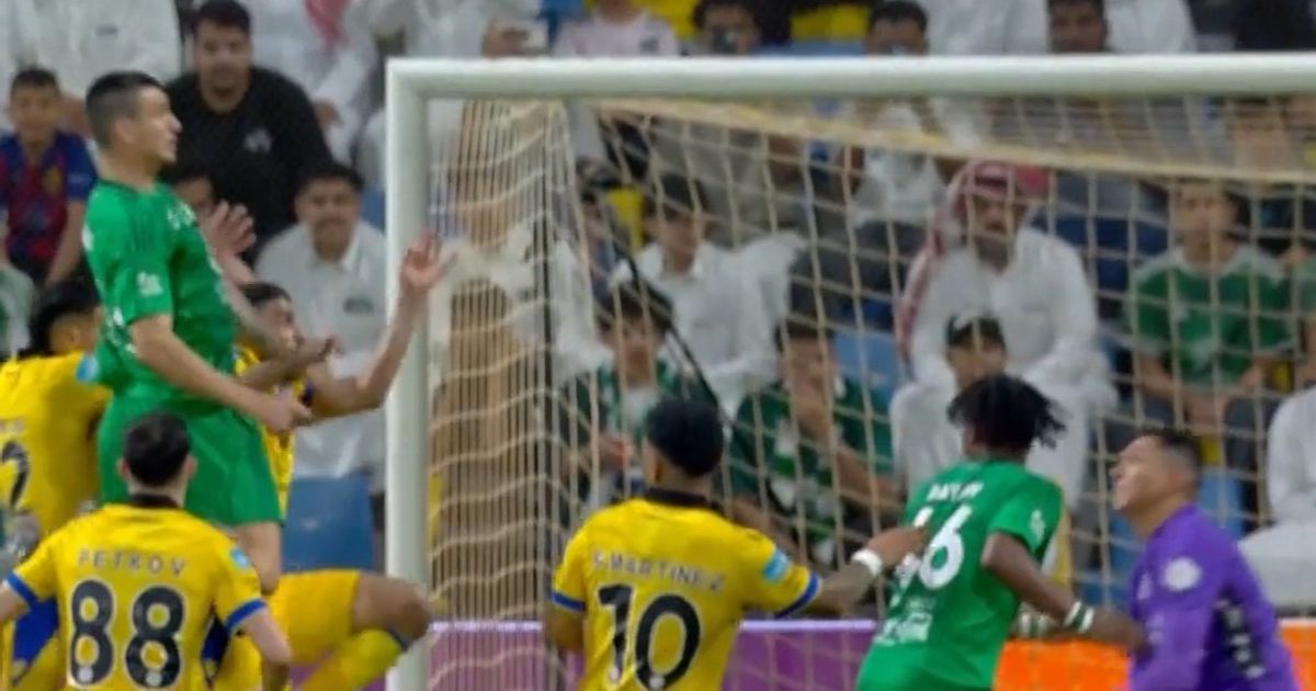 ملخص وأهداف مباراة التعاون والأهلي (1-2) بدوري روشن السعودي