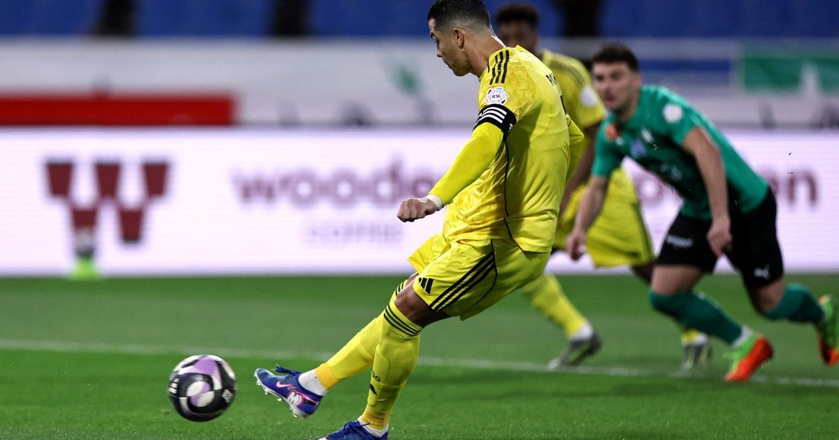 شاهد.. رونالدو يواصل كتابة التاريخ بهدفه رقم 965