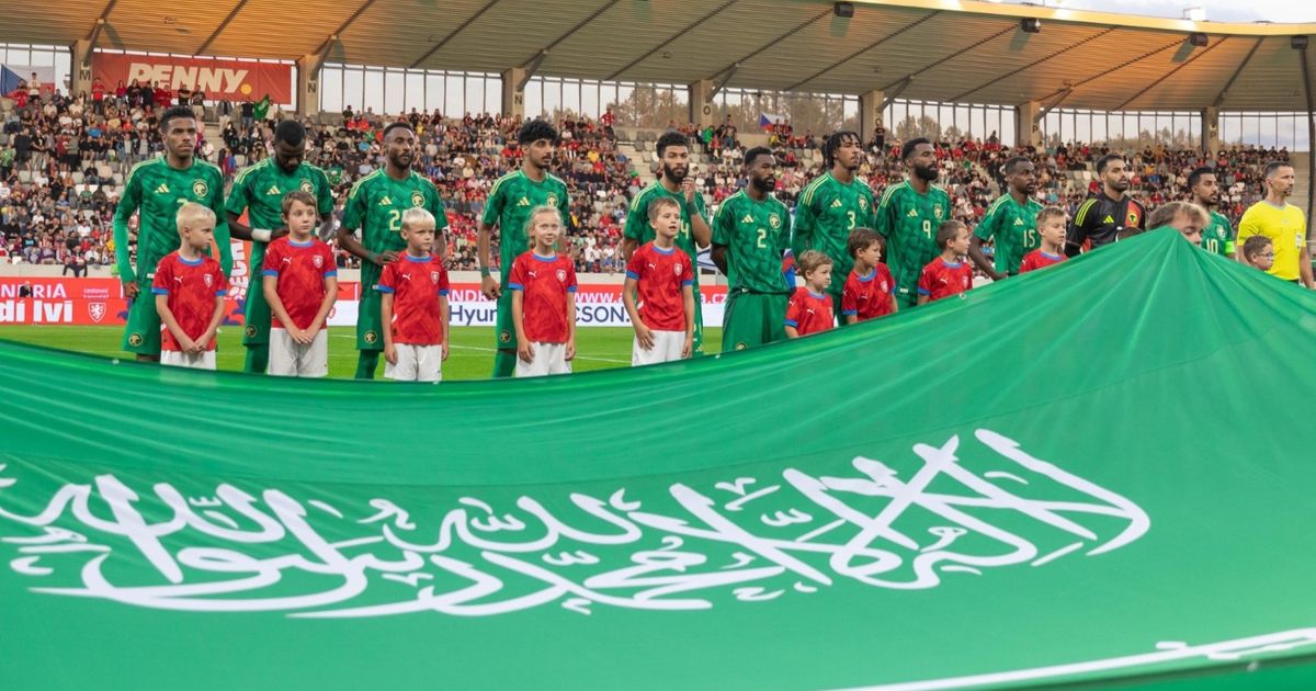 السعودية تنتزع التعادل أمام التشيك بهدف من ركلة حرة مذهلة