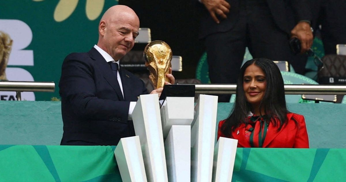 إنفانتينو يستخدم طائرة خاصة لمشاهدة مباراتين يومياً في كأس العالم