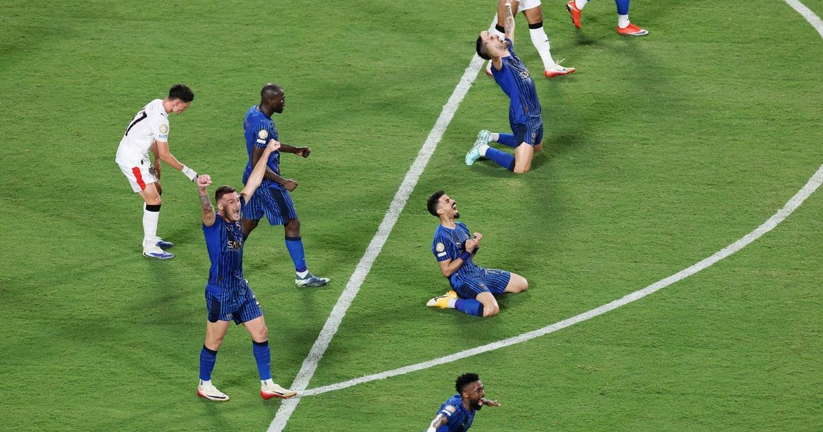 نصف مليون دولار لكل لاعب مكافأة فوز الهلال على مانشستر سيتي