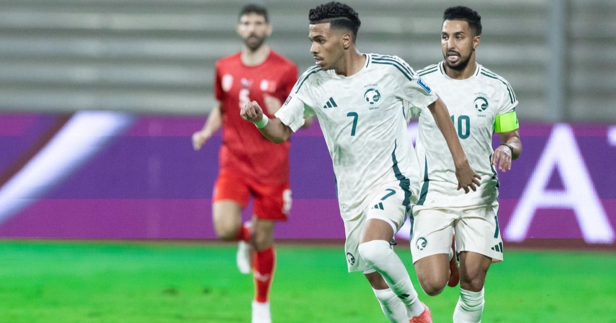 هل عوقب بسبب وجبة؟ المنتخب السعودي يشير لمخالفة متكررة من مصعب الجوير