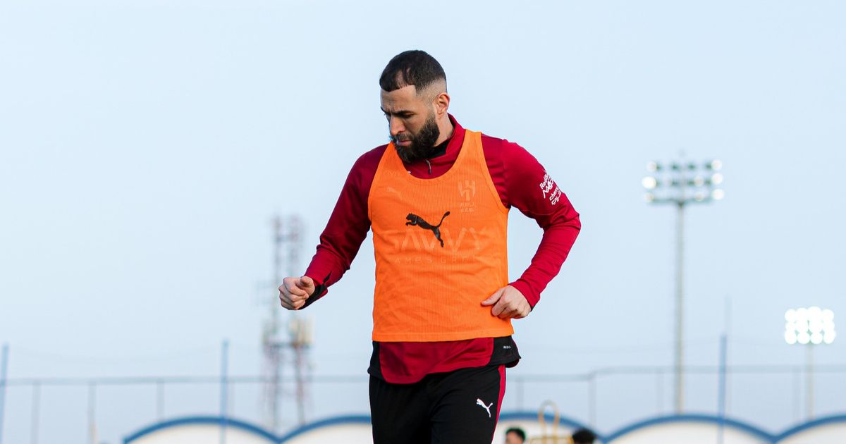 بنزيما لا يستبعد عودته إلى منتخب فرنسا مع زيدان.. ويخذل ليون