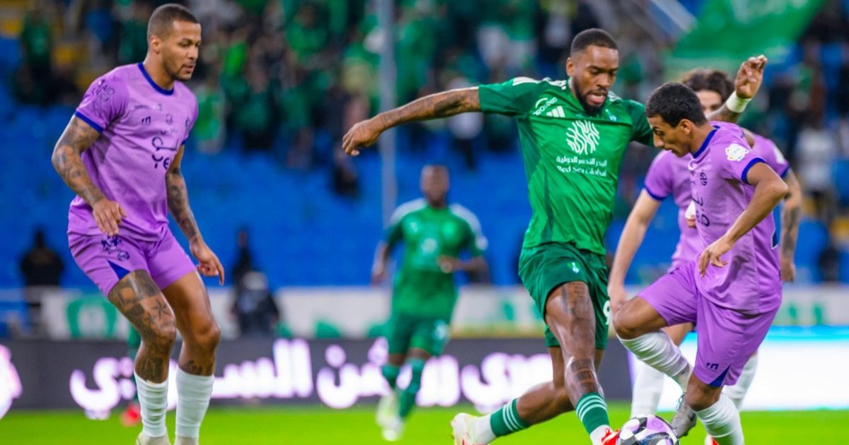 شاهد.. الخلود يستغل النقص العددي ويباغت الأهلي بهدف +90