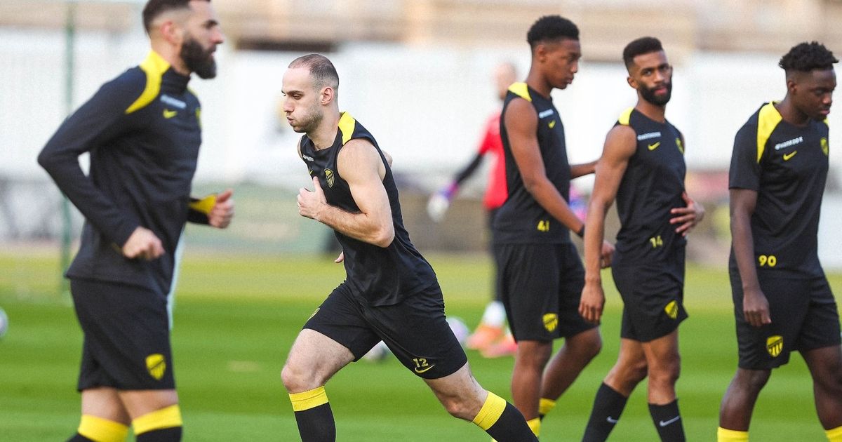 غياب بنزيما وكانتي.. تشكيلة الاتحاد أمام النجمة في الدوري السعودي