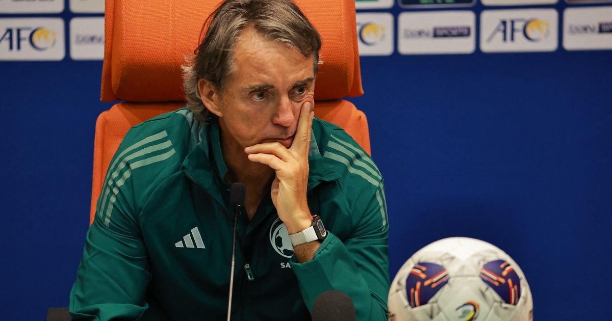 مانشيني يطالب بوقف "نشر شائعات" تمسّه مع المنتخب السعودي