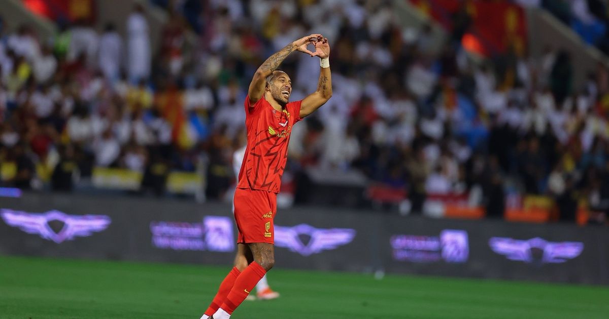 أوباميانغ يتفوق على رونالدو ويقود القادسية للفوز على النصر