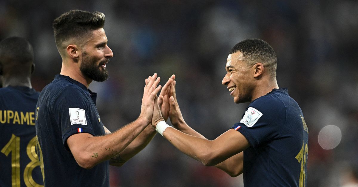جيرو يهنّئ مبابي على تحطيم رقمه القياسي كأفضل هداف لفرنسا