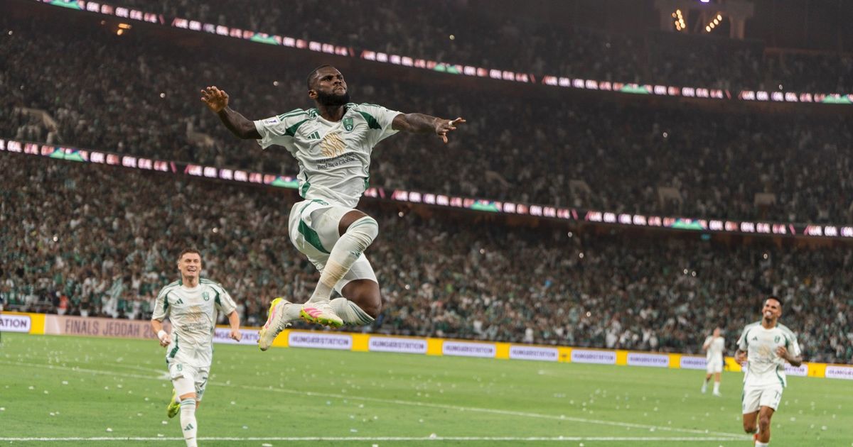 الأهلي "مستعد للتخلّي" عن كيسي.. فهل يعود للدوري الإيطالي؟