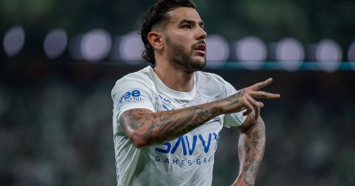 شاهد.. الهلال يصعق الأهلي بثلاثية في الشوط الأول وسط تألق بونو