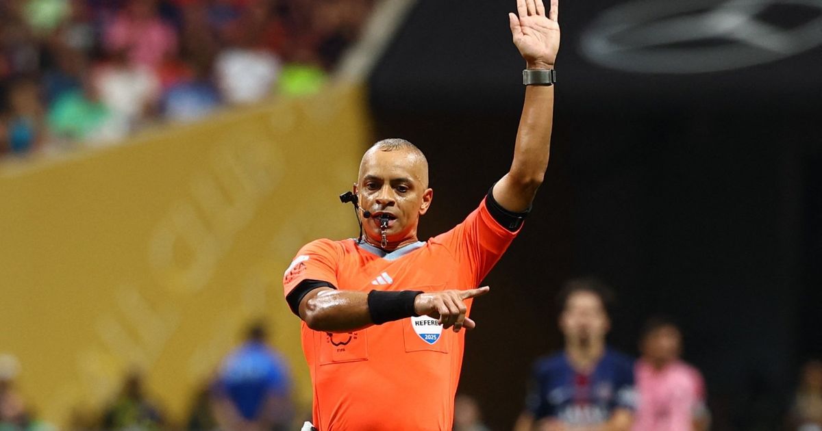 طاقم تحكيم برازيلي بالكامل لإدارة المباراة الافتتاحية لكأس العالم