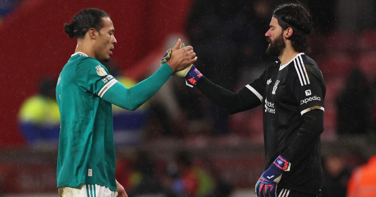 فان دايك يعلّق على رحيل "أفضل حارس في العالم" عن ليفربول