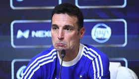 سكالوني يجهل قرار ليونيل ميسي حول مشاركته مع الأرجنتين بكأس العالم