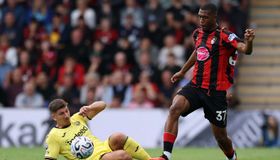 رغم إنفاق نصف مليار يورو في الهجوم.. ليفربول يواصل البحث عن بديل صلاح