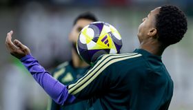 مراد هوساوي لاعب السعودية: نريد حسم مواجهة الأردن في الوقت الأصلي