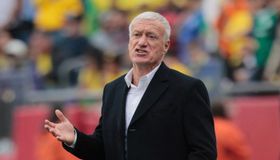 ديشان يحض فرنسا على التواضع: لم نبلغ بعد نهائي كأس العالم