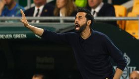 ألفارو أربيلوا يتجاهل جوزيه مورينيو.. ويرفض انتقاد لاعبي ريال مدريد