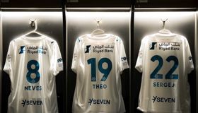 الدوسري احتياطياً في تشكيلة الهلال أمام الفيحاء بالدوري السعودي