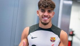 بعد إشادة فليك.. هل يعود الزلزولي إلى برشلونة؟