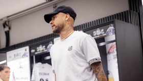 صدمة جديدة.. هل تبخَّر حلم نيمار بالتواجد في كأس العالم 2026؟