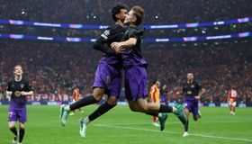 10 من 10.. يامال يتوهج ويقود برشلونة لاكتساج غلطة سراي في أوروبا
