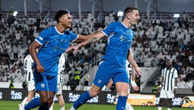 سافيتش الأفضل وواتكينز بين الأسوأ في مباراة الهلال والشباب