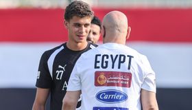 انضمام مرموش وحمزة عبد الكريم لتدريبات مصر استعداداً لكأس العالم
