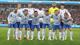 لا يصنعون الفارق.. سباليتي يهاجم لاعبي إيطاليا بعد نكسة النرويج