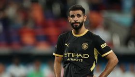يوفنتوس يجدد اهتمامه بالجزائري آيت نوري لاعب مانشستر سيتي