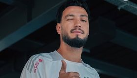 بإيماءة ساخرة.. بن سبعيني يرد على مغادرة معسكر منتخب الجزائر