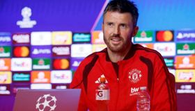كاريك: برونو يتعايش مع إصابته وجاهز لمواجهة أتلتيكو مدريد