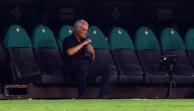 بيتيس يسخر من جوزيه مورينيو وريال مدريد بعد فوزه بـ"اليانصيب"