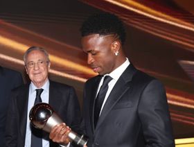 فينيسيوس "يخفّض مطالبه".. وريال مدريد يخشى إفساد لاعبيه
