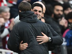 ميكيل أرتيتا "يصالح" مدرب برايتون بعد انتقاداته لأرسنال