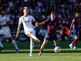 توني كروس ينتقد برشلونة ويتنبَّأ بمستقبلهم في دوري أبطال أوروبا