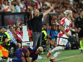 فليك: لا نستحق أكثر من نقطة ولست سعيداً بمستوى برشلونة