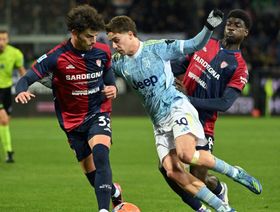 كالياري يصدم يوفنتوس.. ونابولي يخطف فوزاً صعباً من ساسولو