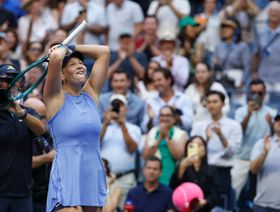 أنيسيموفا تثأر من شفيونتيك وتواجه أوساكا في نصف نهائي بطولة أميركا