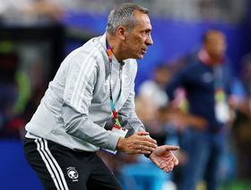 دونيس يقرر استدعاء لاعب وسط الاتحاد بدلاً من مصعب الجوير