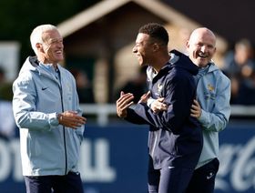 لويس فيغو يرشح المدرب ديدييه ديشان للنجاح مع ريال مدريد