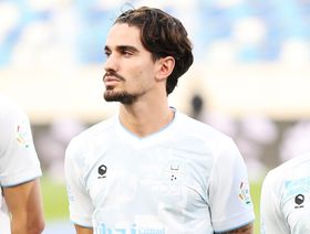 لاعب سابق في برشلونة يقترب من العودة إلى الدوري السعودي