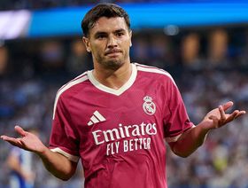 دياز يقود ريال مدريد للفوز على لاكورونيا في "مباراة الكسوف"