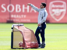 أرتيتا مدرب أرسنال في "أوج الشغف" ويرد على سخرية مشجع سيتي