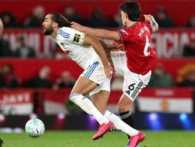 عقوبة "شد الشعر" تسبب جدلاً كبيراً في الدوري الإنجليزي