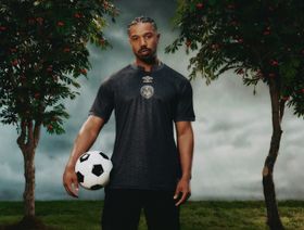 خسرنا نقطتين وفزنا بالأوسكار.. بورنموث يحتفي بمالكه "أفضل ممثل"