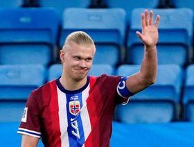 ماكينة لا تعطل.. إيرلينغ هالاند يذهل العالم برقم لم يحققه ميسي أو رونالدو