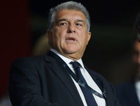 برشلونة كاد يشهر إفلاسه.. عجز بـ450 مليون يورو ورواتب ضخمة