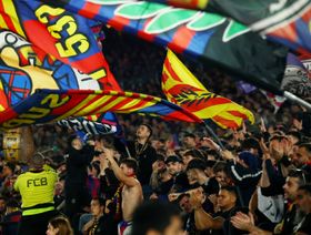 برشلونة يدين استخدام "القوة المفرطة" ضد جمهوره في إلتشي