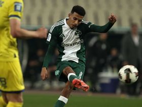 باناثينايكوس يجهز عرضاً لاستعادة المغربي عز الدين أوناحي